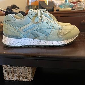 Reebok GL6000 Sneakers